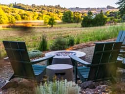AppleHouse: Hot tub | Fire pit | Piano | Views